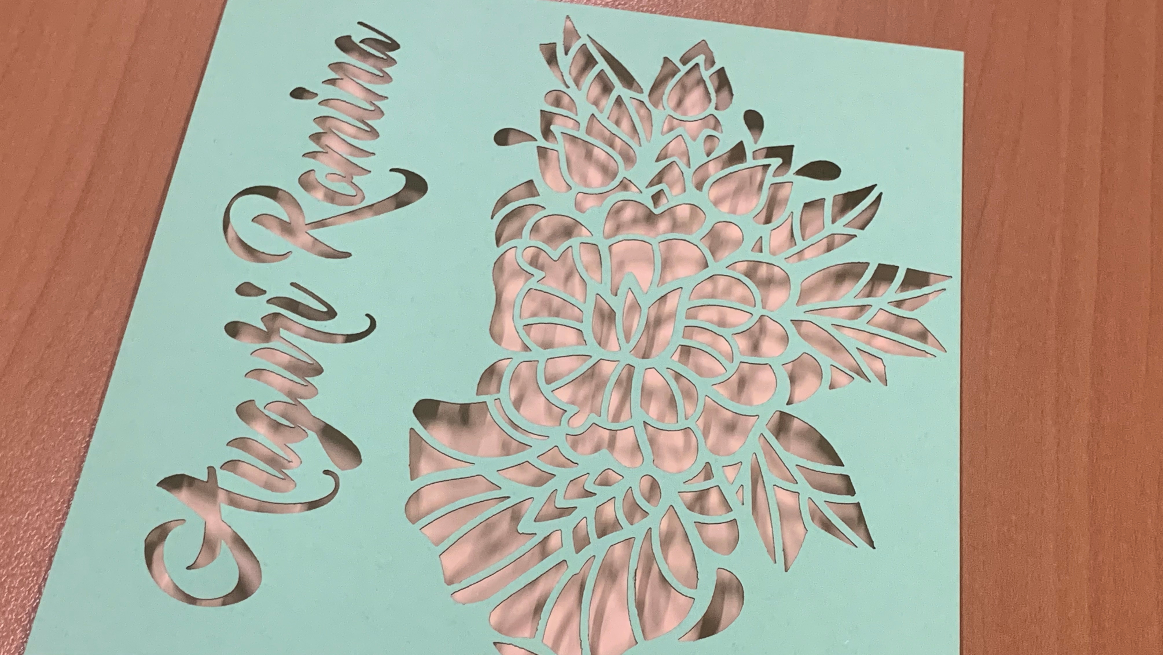 <p>Greeting cards with Lasermake processing</p>

